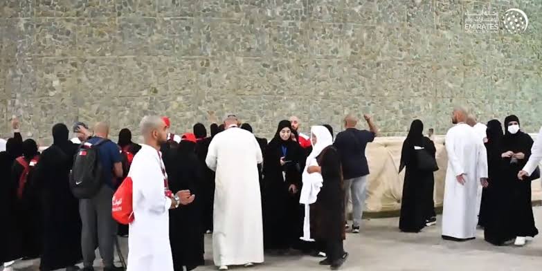 حجاج الدولة يرمون جمرات ثاني أيام التشريق ويؤدون طواف الوداع اليوم وغدا