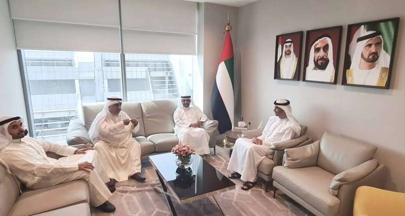 قنصل الكويت في دبي بحث ووزير التجارة الخارجية الإماراتي الفرص الاستثمارية المتاحة