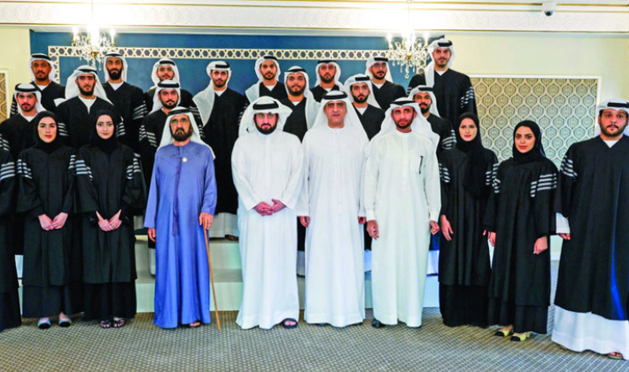 أمام محمد بن راشد.. 20 من أعضاء النيابة العامة الجدد في دبي يؤدون اليمين القانونية